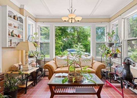 Chandelier, Interior, Living room