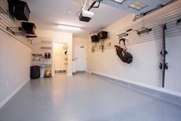 Garage, Interior