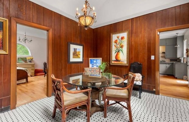 Chandelier, Dining room, Interior, Kitchen, Wood Texture Flooring, Wooden Walls
