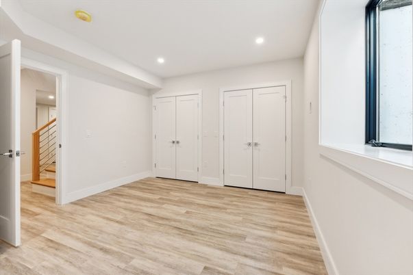 Empty room, Interior, Recessed Lighting, Wood Texture Flooring