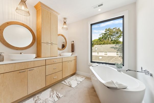 Bathroom, Dual Sink Vanities, Free Standing Baths, Interior, Recessed Lighting