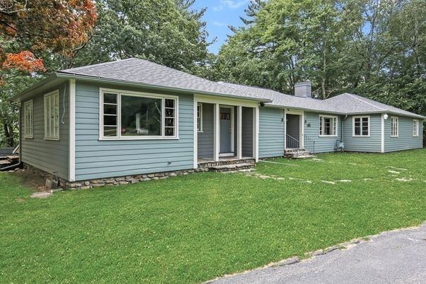 Backyard, Exterior, Facade, Ranch