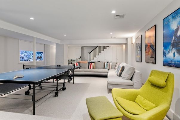 Game Room, Interior, Recessed Lighting