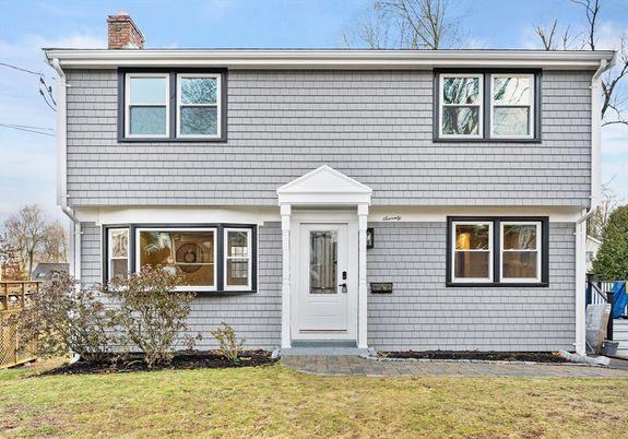 Exterior, Facade, Raised Ranch