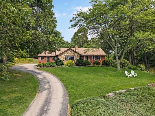 Backyard, Exterior, Facade, Brick Facade, Ranch