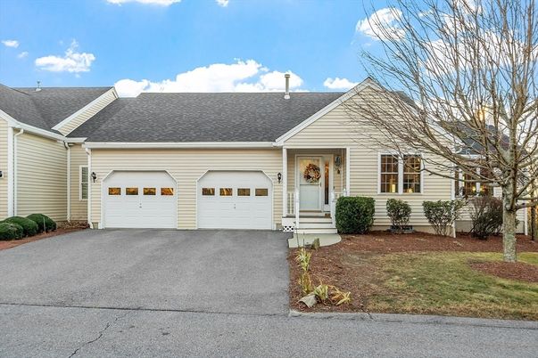Attached, Exterior, Facade, Cape Cod