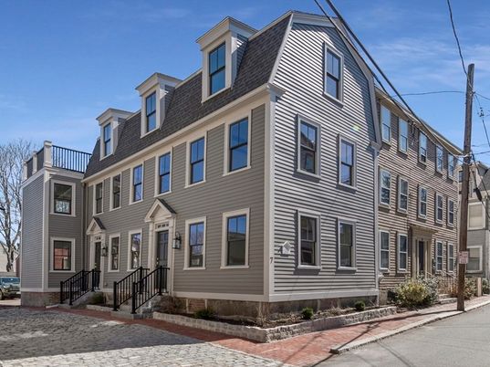 Exterior, Facade, Georgian