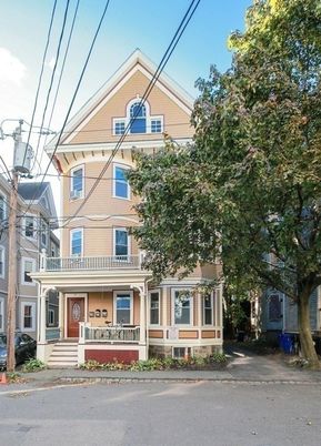 Exterior, Facade, Queen Anne Victorian