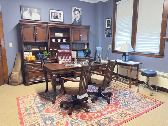 Home Office, Interior