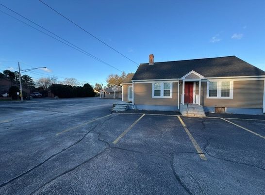 Exterior, Facade, Cape Cod
