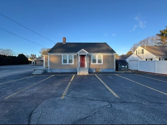 Exterior, Facade, Cape Cod