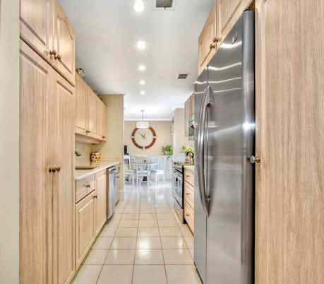 Dining room, Interior, Kitchen, Pendant Lights, Recessed Lighting, Stainless Steel Appliances