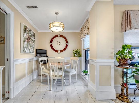 Dining room, Interior