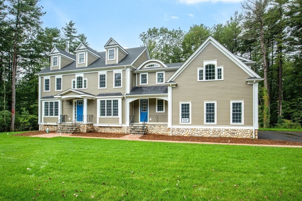 Exterior, Facade, Farmhouse