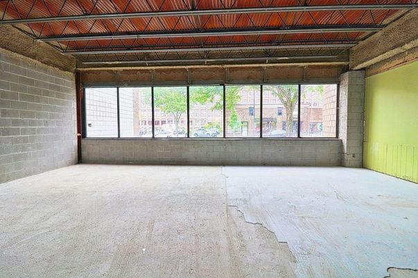 Empty room, Interior, Stone Walls, Wooden Beams