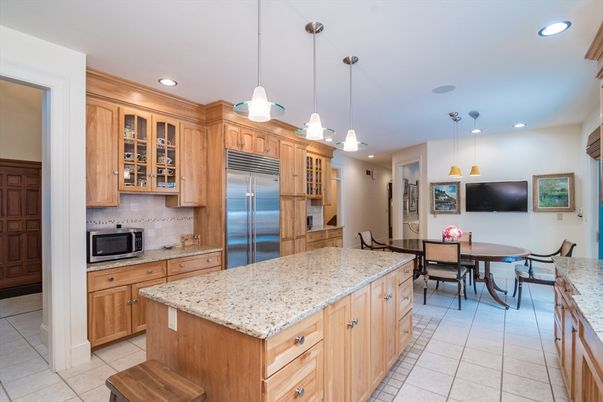 Dining room, Interior, Kitchen, Pendant Lights, Recessed Lighting, Stainless Steel Appliances