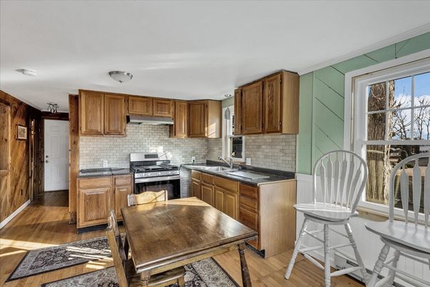Dining room, Interior, Kitchen, Stainless Steel Appliances, Wood Texture Flooring
