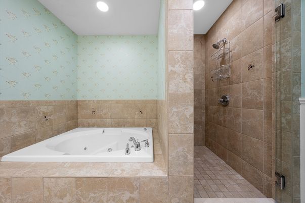 Bathroom, Interior, Recessed Lighting