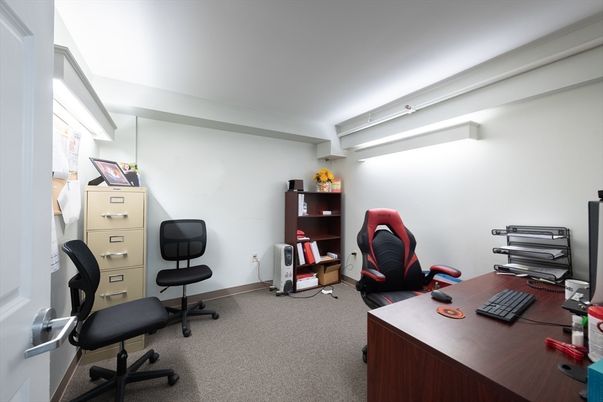 Home Office, Interior