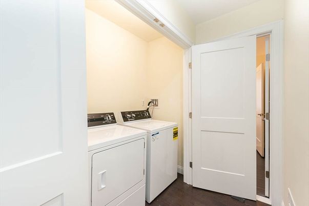 Interior, Utility Closets, Washer, Wood Texture Flooring