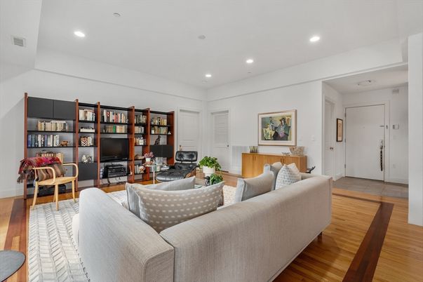 Interior, Living room, Recessed Lighting, Wood Texture Flooring