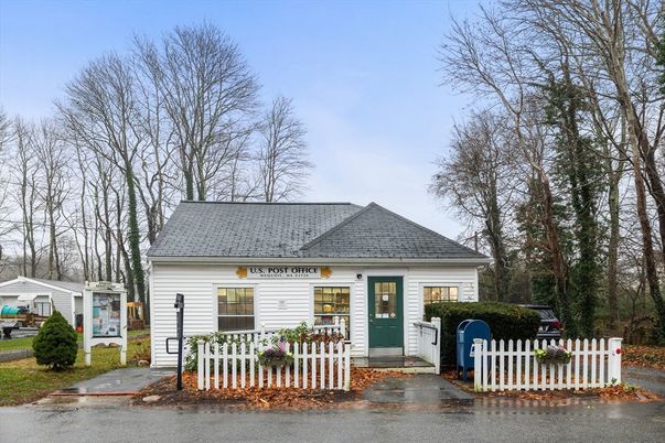Backyard, Exterior, Facade, Cape Cod