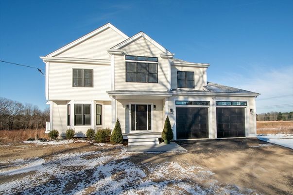Attached, Exterior, Facade, Farmhouse