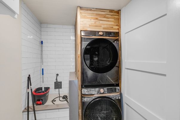 Interior, Utility Closets, Washer