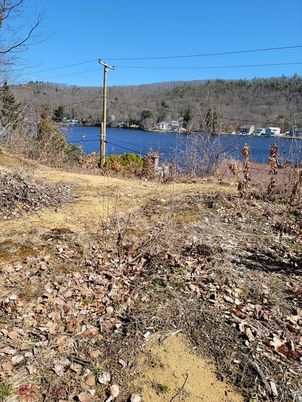 Exterior, Lake