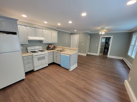 Interior, Kitchen, Recessed Lighting, Wood Texture Flooring