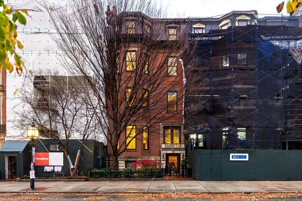 Exterior, Facade, Brick Facade, Rowhouse