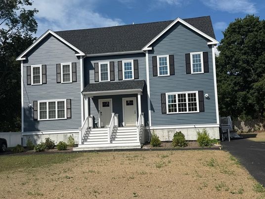 Exterior, Facade, Rowhouse