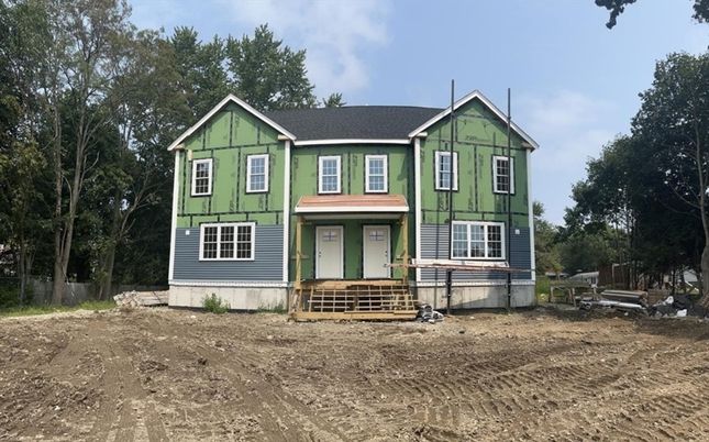 Backyard, Exterior, Facade, Queen Anne Victorian