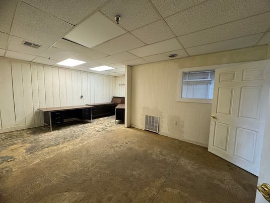 Empty room, Interior, Recessed Lighting