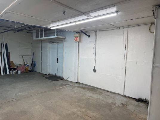 Garage, Interior