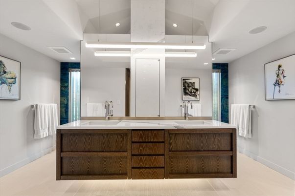 Bathroom, Dual Sink Vanities, Interior, Recessed Lighting