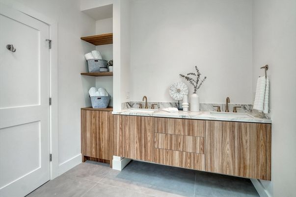 Bathroom, Dual Sink Vanities, Interior