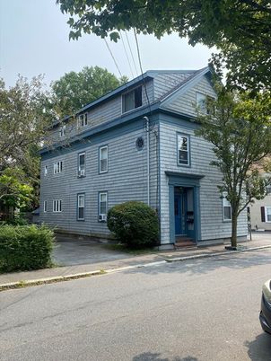 Exterior, Facade, Queen Anne Victorian