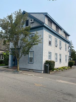 Exterior, Facade, Rowhouse