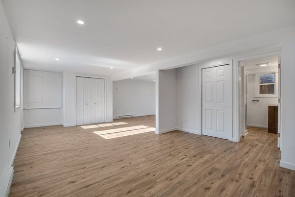 Empty room, Interior, Recessed Lighting, Wood Texture Flooring
