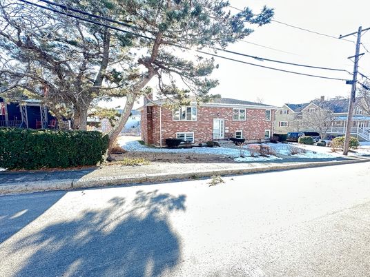Exterior, Facade, Brick Facade, Cape Cod
