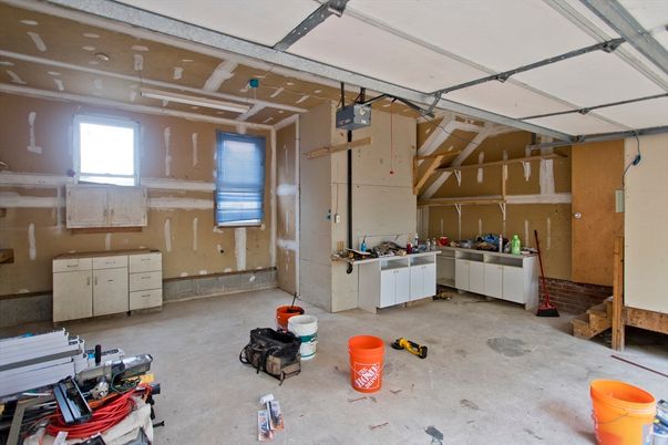 Garage, Interior