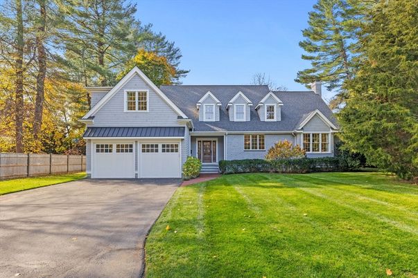 Attached, Exterior, Facade, Farmhouse