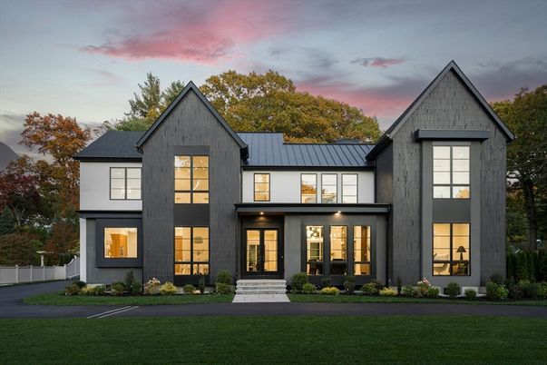 Exterior, Facade, Farmhouse