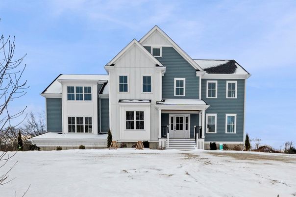 Exterior, Facade, Farmhouse