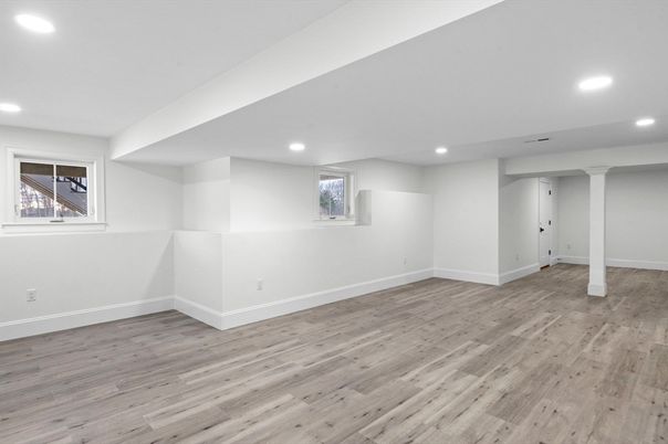 Empty room, Interior, Recessed Lighting, Wood Texture Flooring