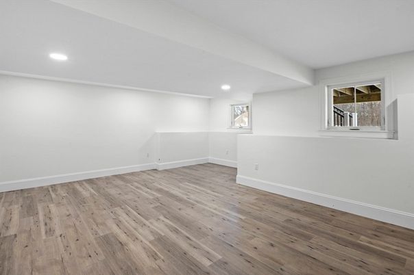 Empty room, Interior, Recessed Lighting, Wood Texture Flooring