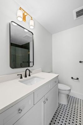 Bathroom, Dual Sink Vanities, Interior