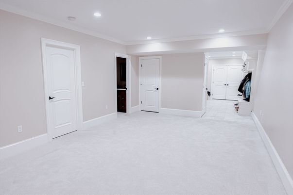 Empty room, Interior, Recessed Lighting