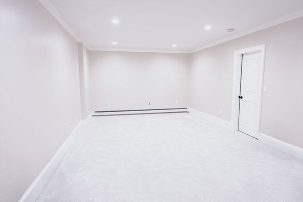 Empty room, Interior, Recessed Lighting
